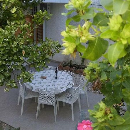 Apartman Restovic Bol Luaran gambar