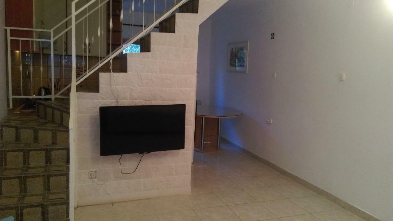 Apartman Restovic Bol Luaran gambar