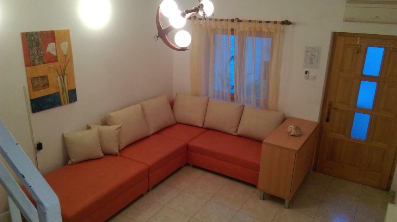 Apartman Restovic Bol Luaran gambar