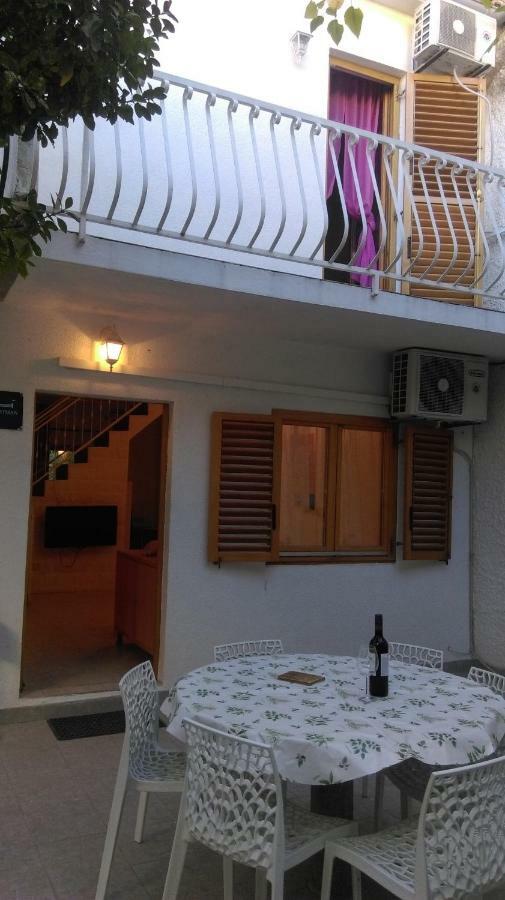 Apartman Restovic Bol Luaran gambar