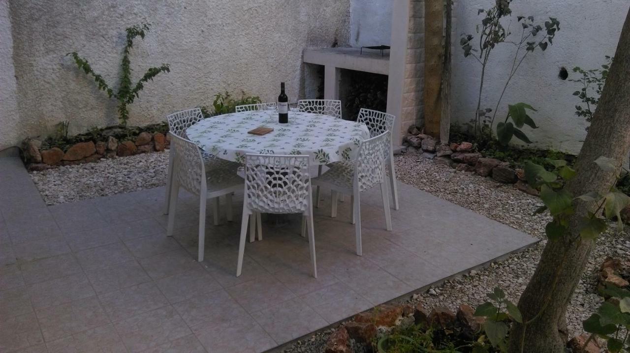 Apartman Restovic Bol Luaran gambar