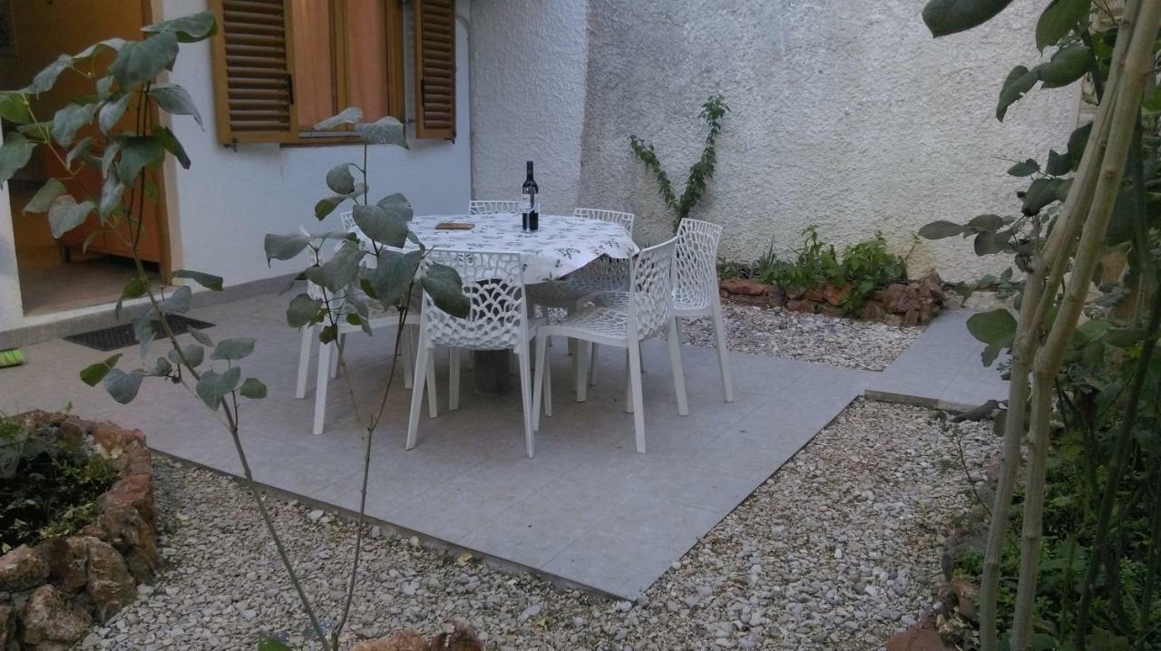 Apartman Restovic Bol Luaran gambar